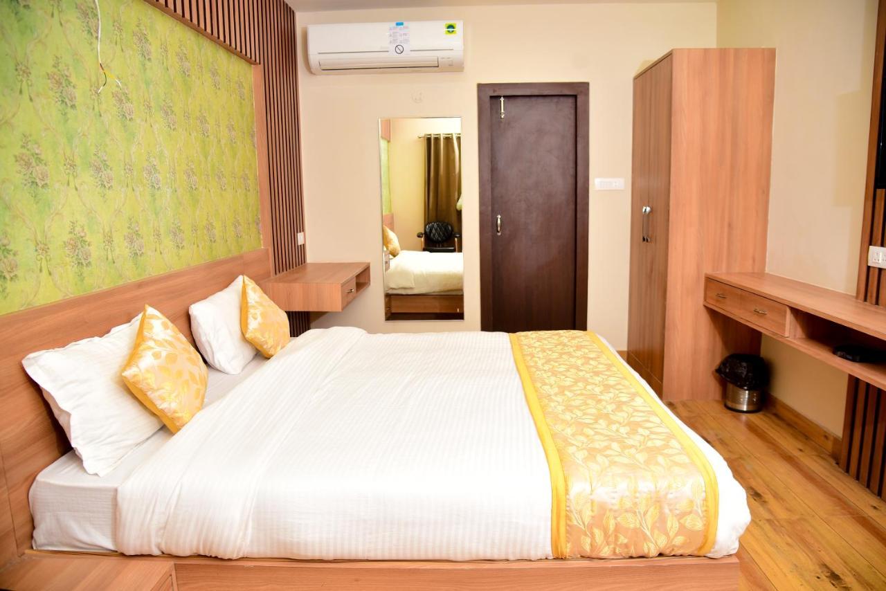 Hotel Olive Crown ラクナウ エクステリア 写真